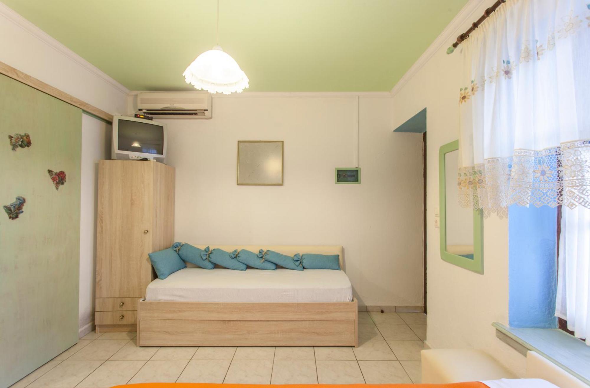 Nikoleri Studios & Apartments Lefókasztro Kültér fotó