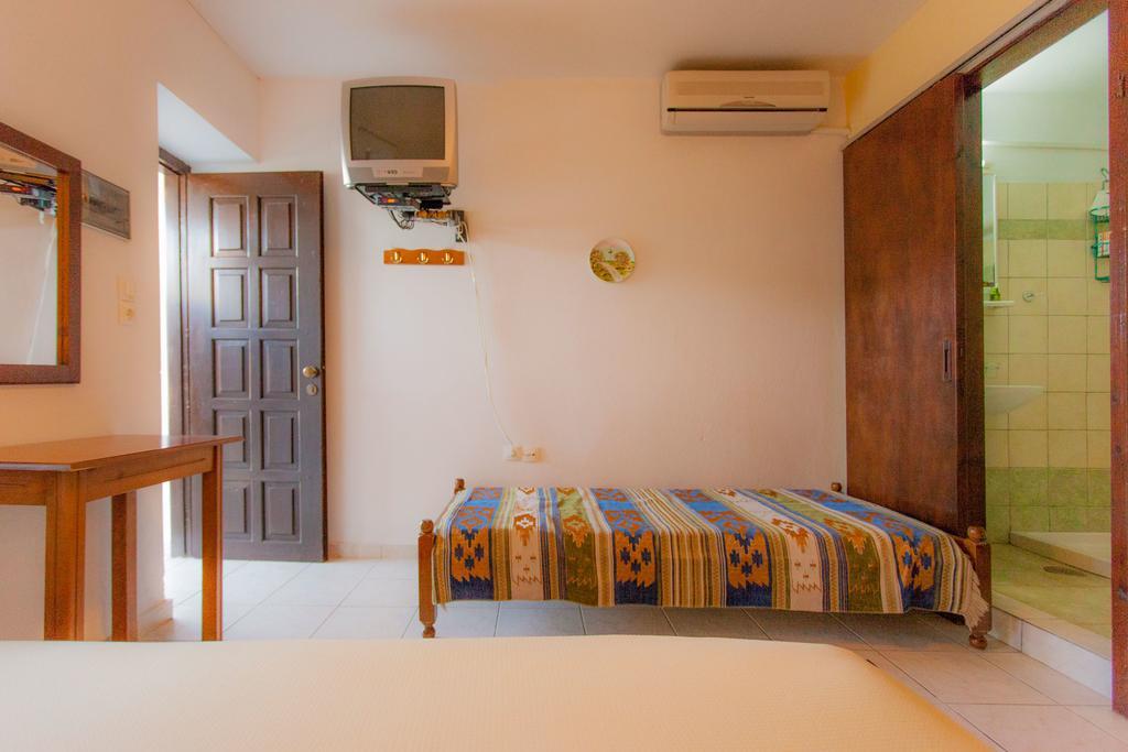 Nikoleri Studios & Apartments Lefókasztro Kültér fotó